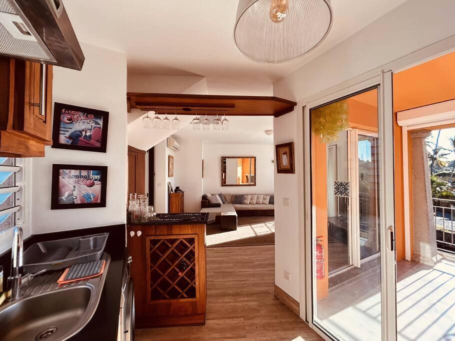 Scenic Riverfront 2 Bedroom Villa In Port Chambly Baie-du-Tombeau 外观 照片