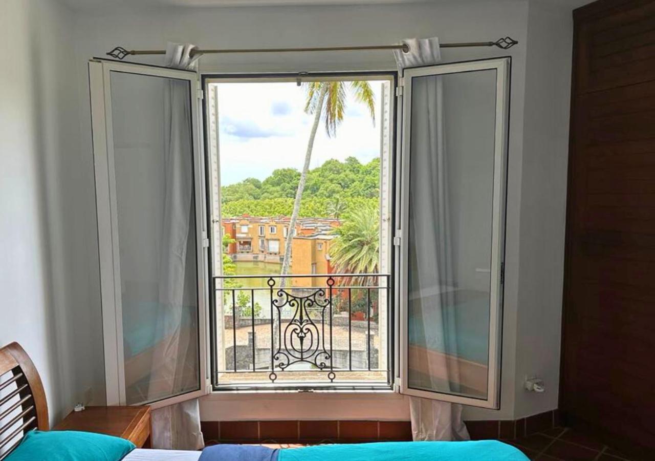 Scenic Riverfront 2 Bedroom Villa In Port Chambly Baie-du-Tombeau 外观 照片